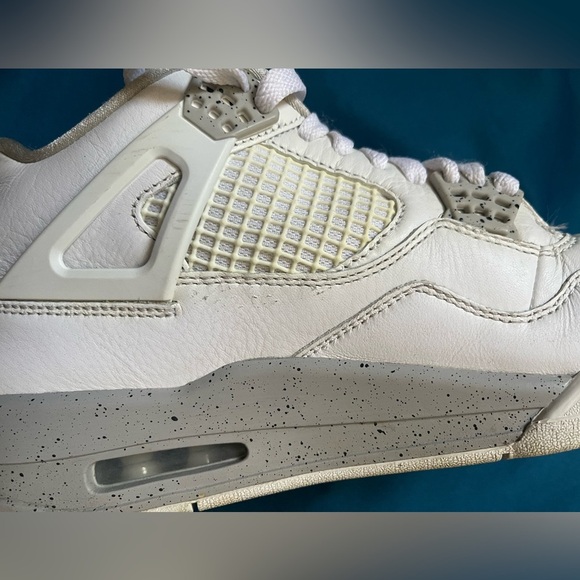 Air Jordan 4 Oreos​ - Picture 5 of 11